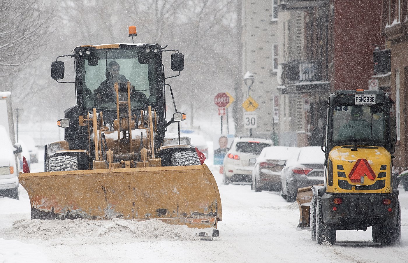 La tempête de neige commence à s'abattre sur le Québec