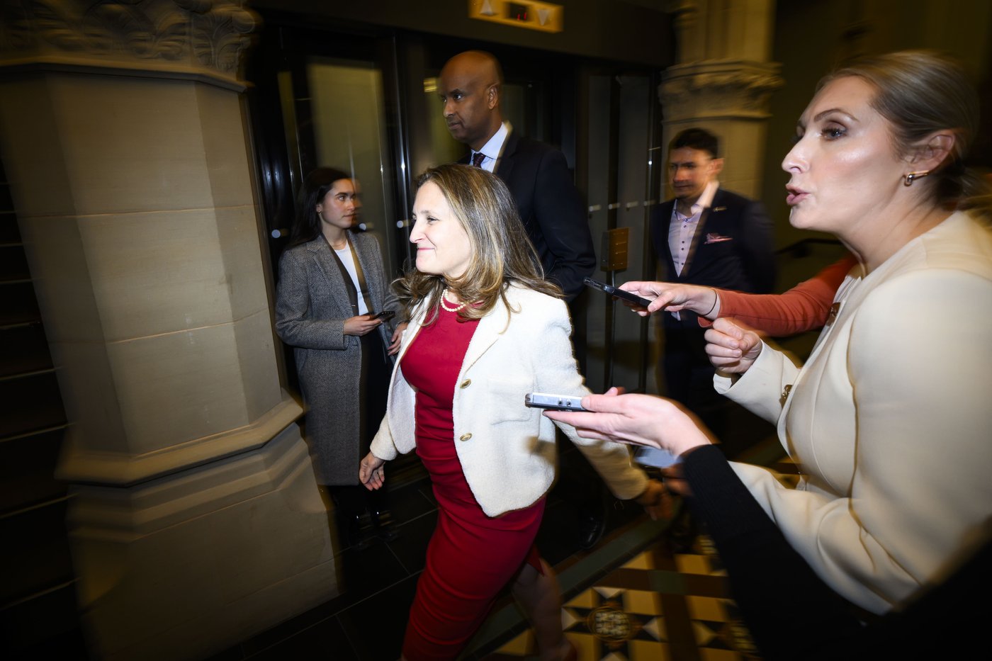 Une unité fédérale détecte une activité «coordonnée et malveillante» ciblant Freeland