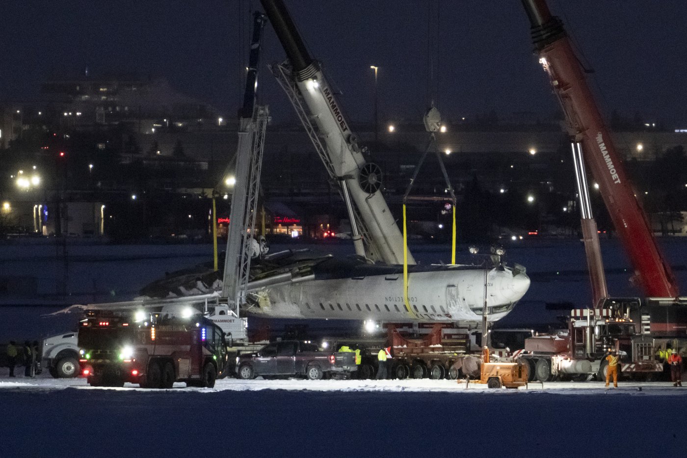 L'avion de Delta qui s'est renversé à l'aéroport de Toronto a été retiré de la piste