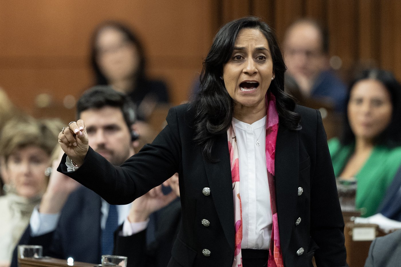 Les menaces de Trump décident la ministre Anand à se présenter de nouveau
