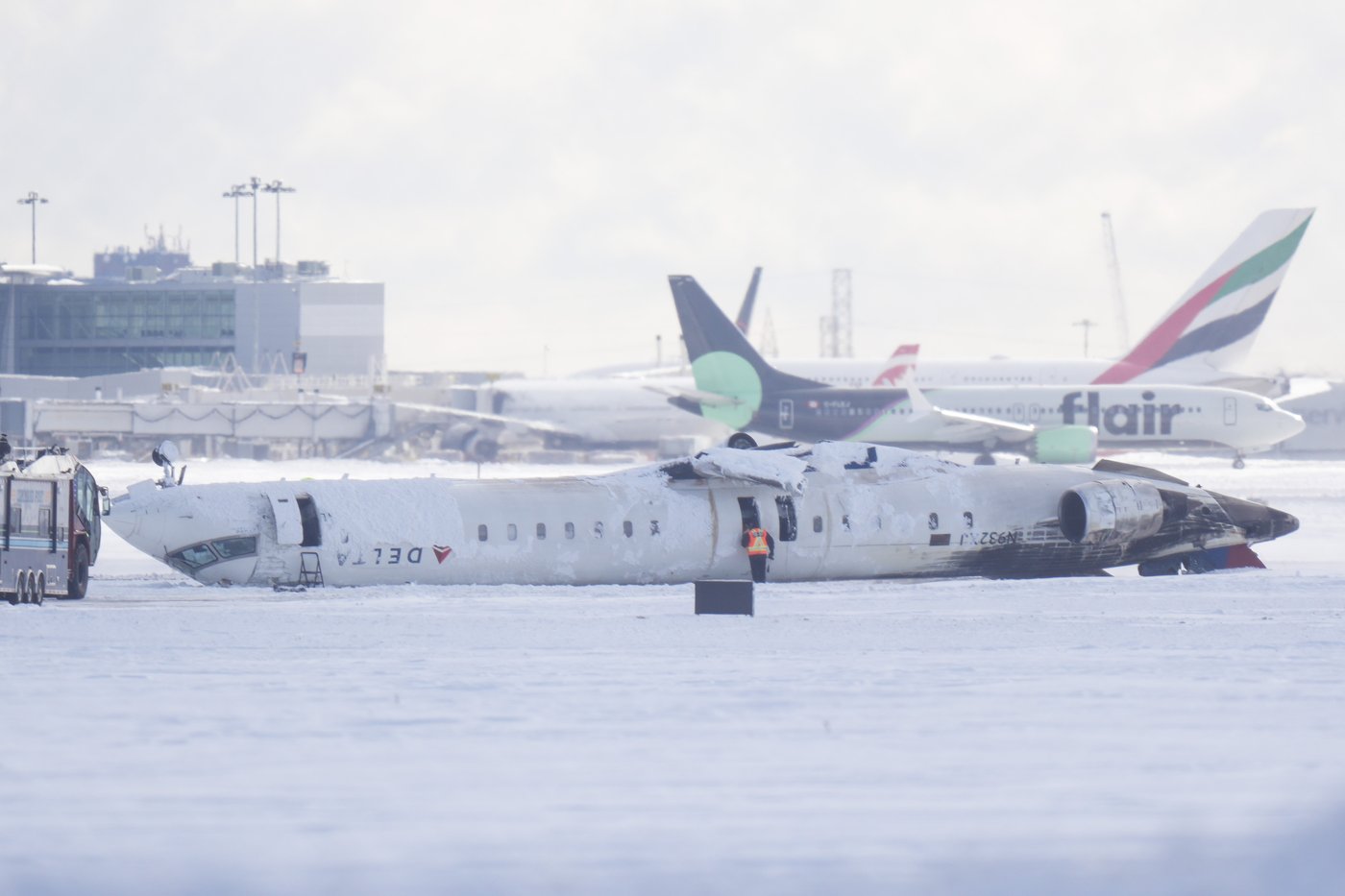 Retour à la normale à l'aéroport Pearson de Toronto après un accident d'avion