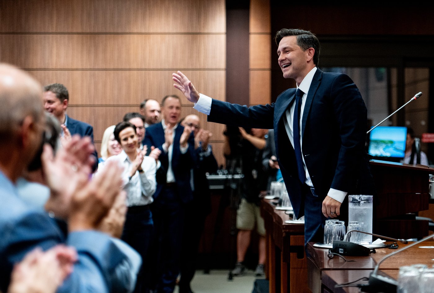Le caucus conservateur de nouveau réuni dans un contexte bien différent