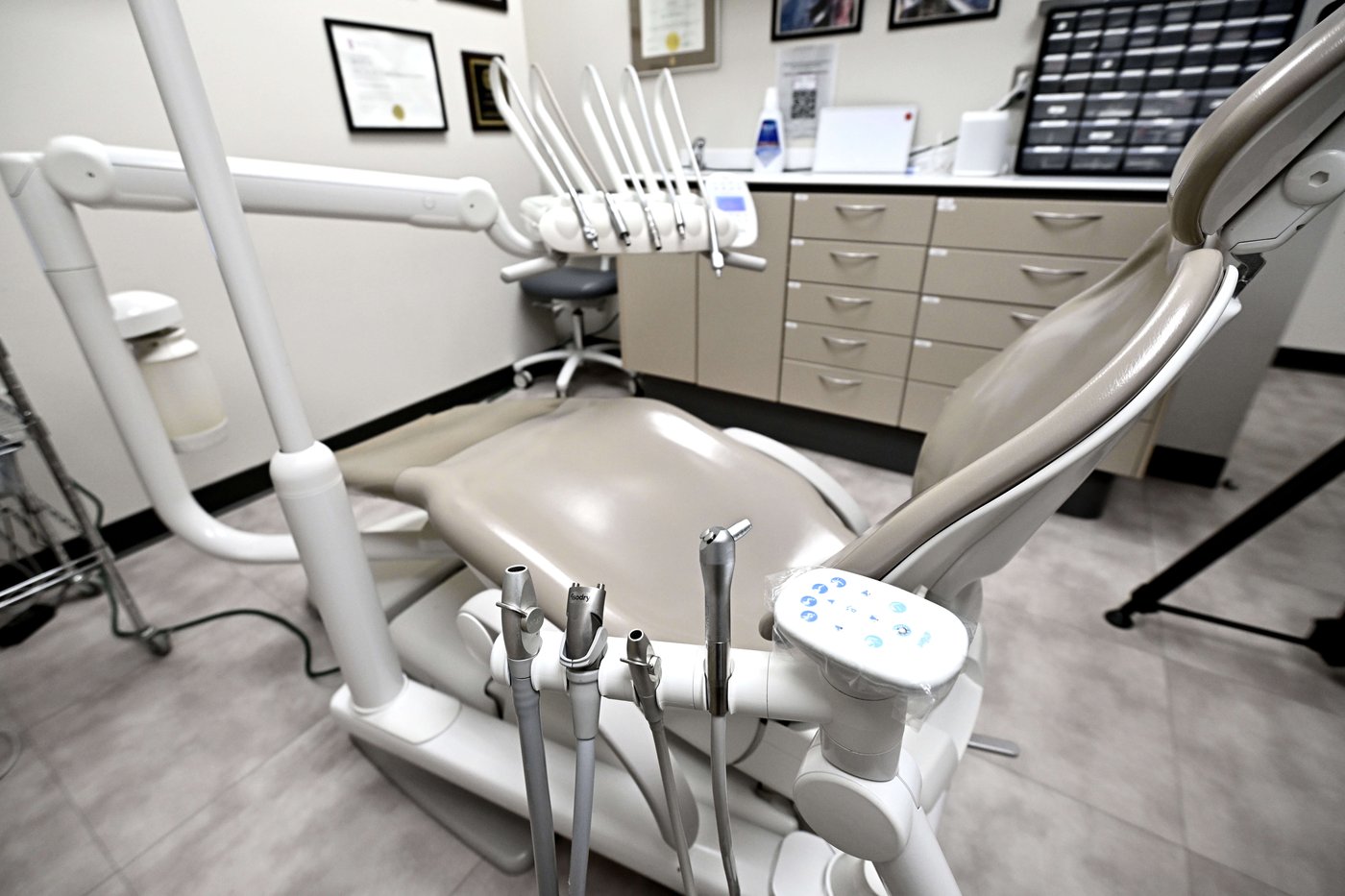 Les hygiénistes dentaires exhortent les partis à maintenir les soins dentaires