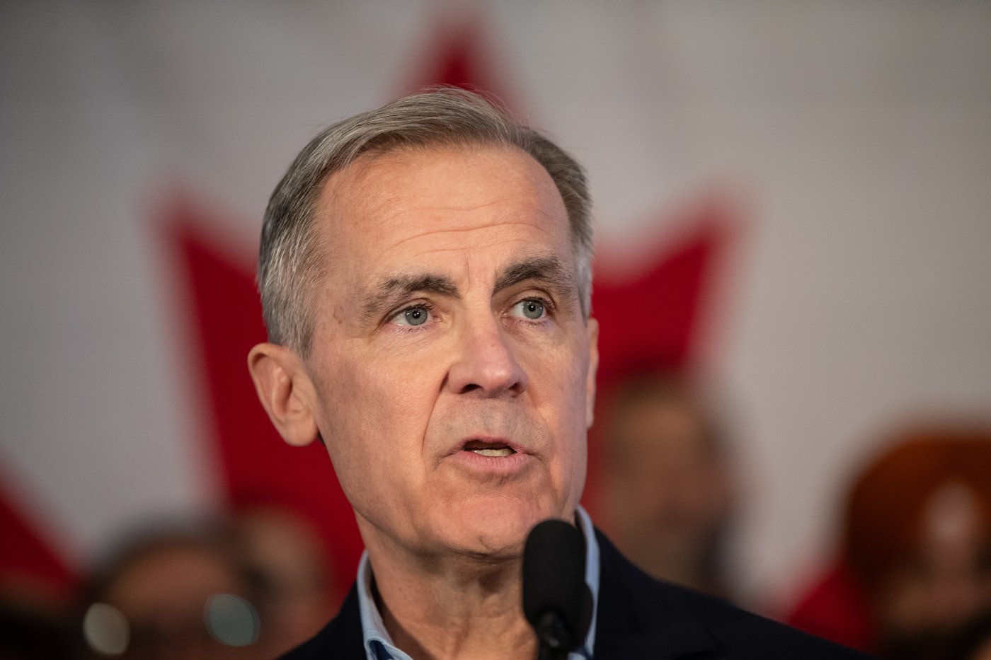 Les aspirants à la direction du PLC sont divisés sur la fonction publique