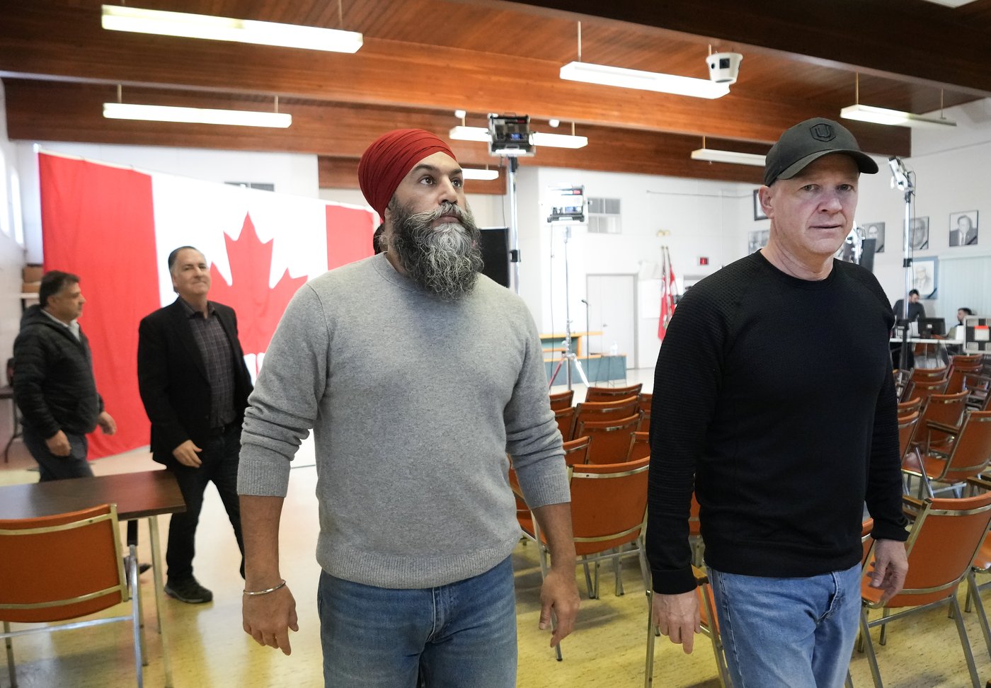 Les récentes menaces tarifaires de Trump s'imposent au jour 5 de la campagne fédérale
