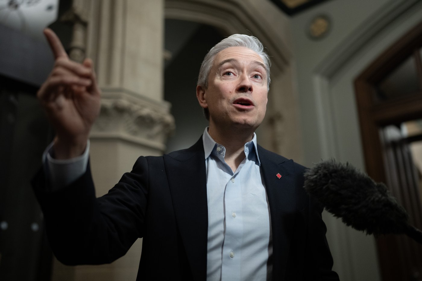 Guerre tarifaire: Champagne s’apprête à bloquer les investissements «hostiles»