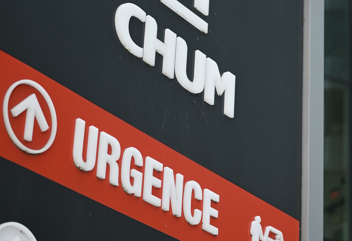 La situation dans les urgences semble se stabiliser, mais reste critique