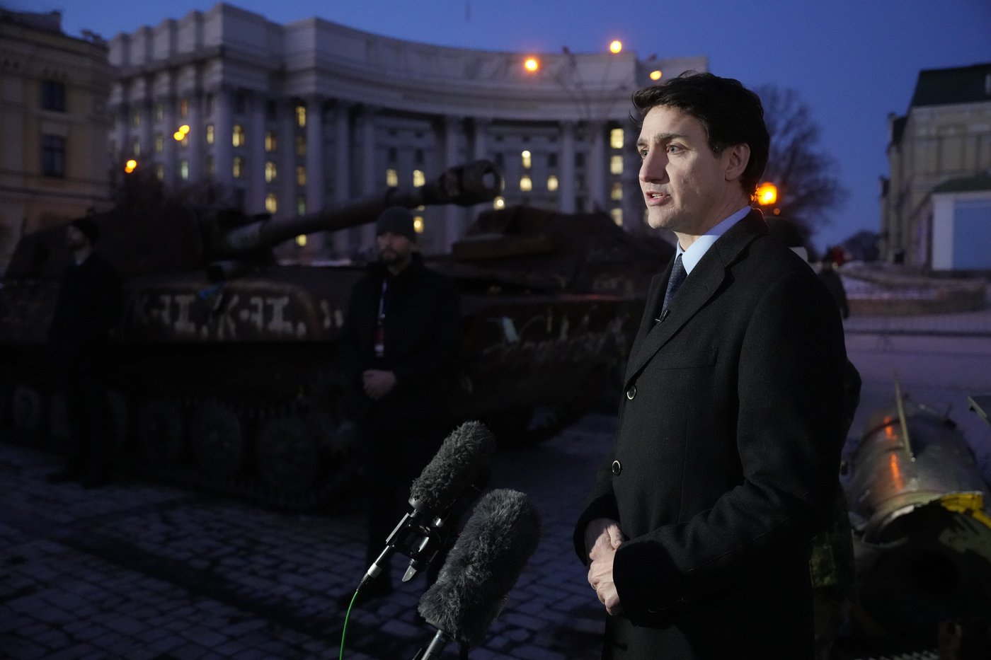 Redistribution en Ukraine des avoirs russes saisis au Canada: un test en droit