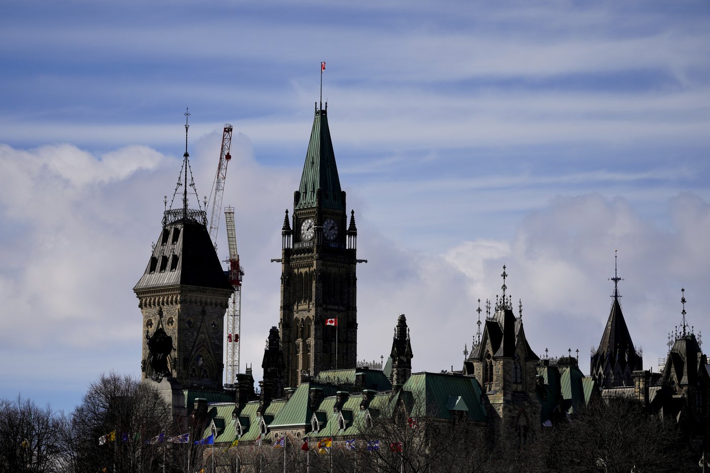 La course libérale soulève des questions sur les activités de financement