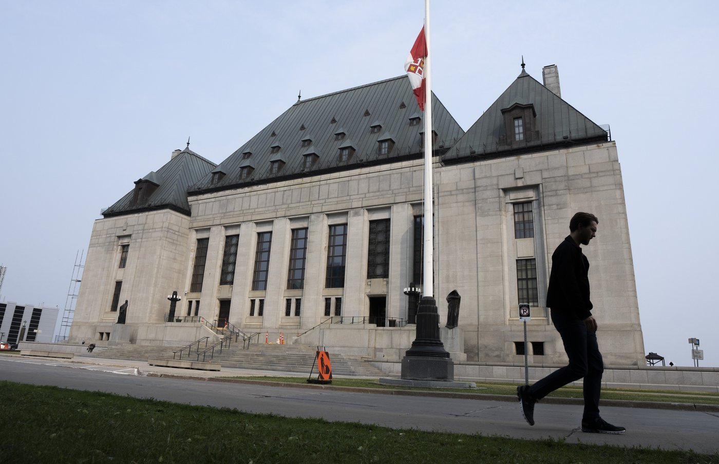 Loi sur la laïcité: Ottawa dépose un avis d'intervention à la Cour suprême
