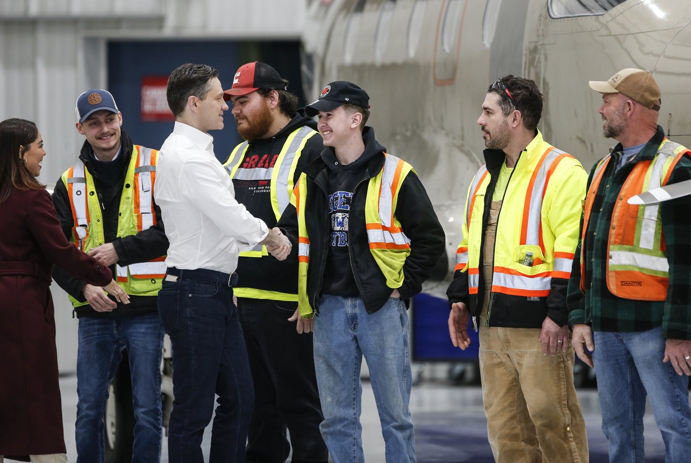 Des mesures d'aide financière de Poilievre et Singh, et le Bloc en conseil général