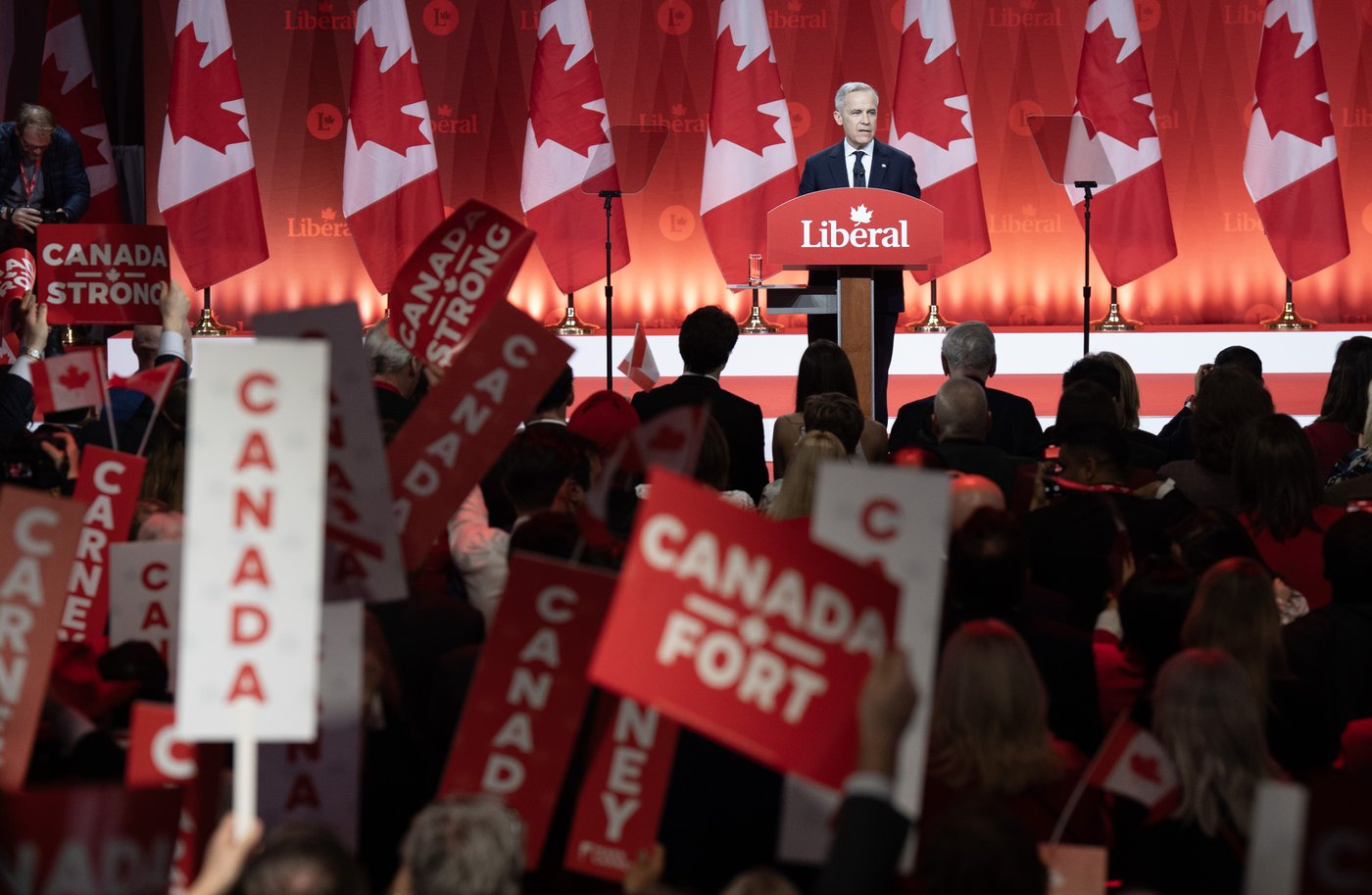 Chefferie libérale: Legault voit en Carney «un allié», Poilievre un chef «sournois»