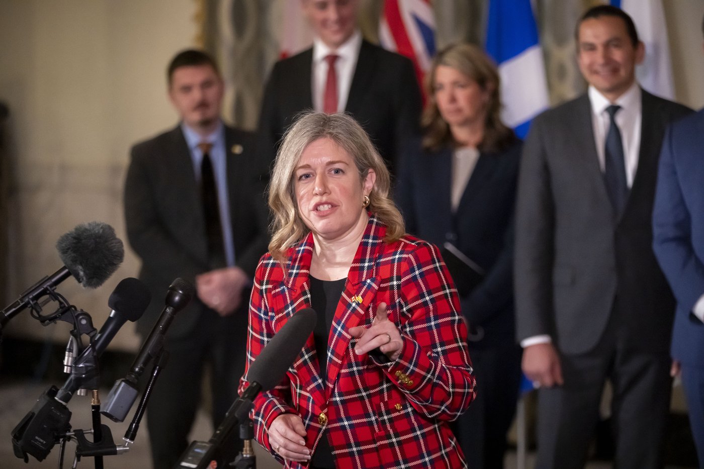 Exercice budgétaire difficile au N.-B. en cette période d'incertitude, prévient Holt