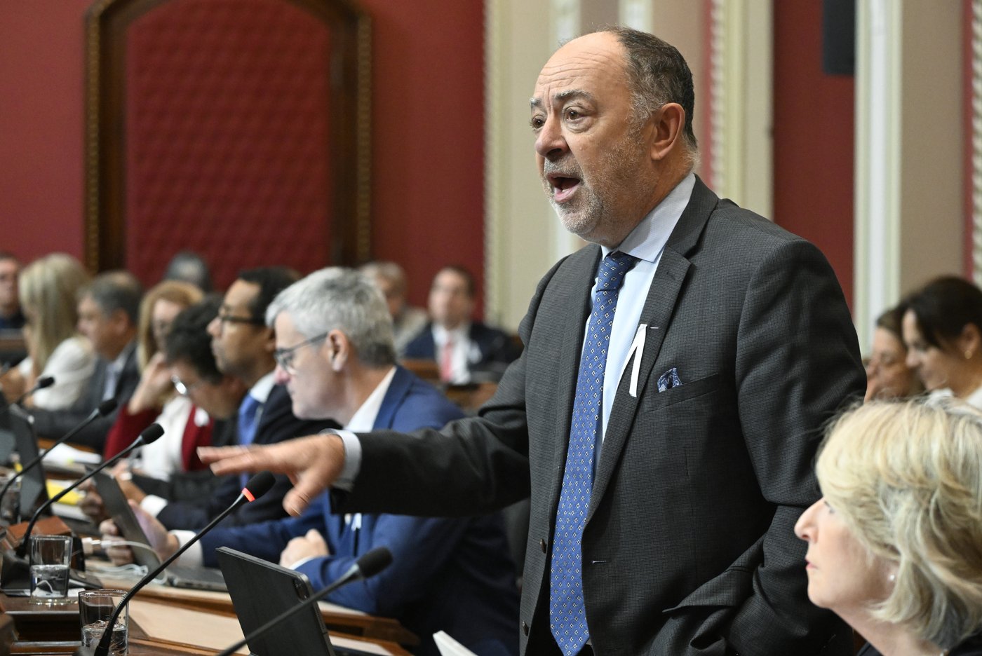 Dubé veut couper les surplus de fonctionnaires de son ministère par attrition