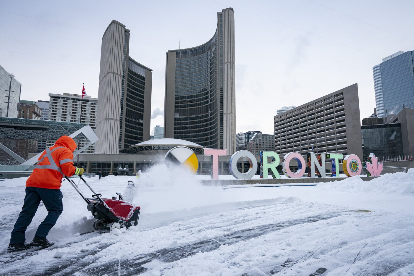 Des milliers d'employés municipaux de Toronto pourraient débrayer lundi