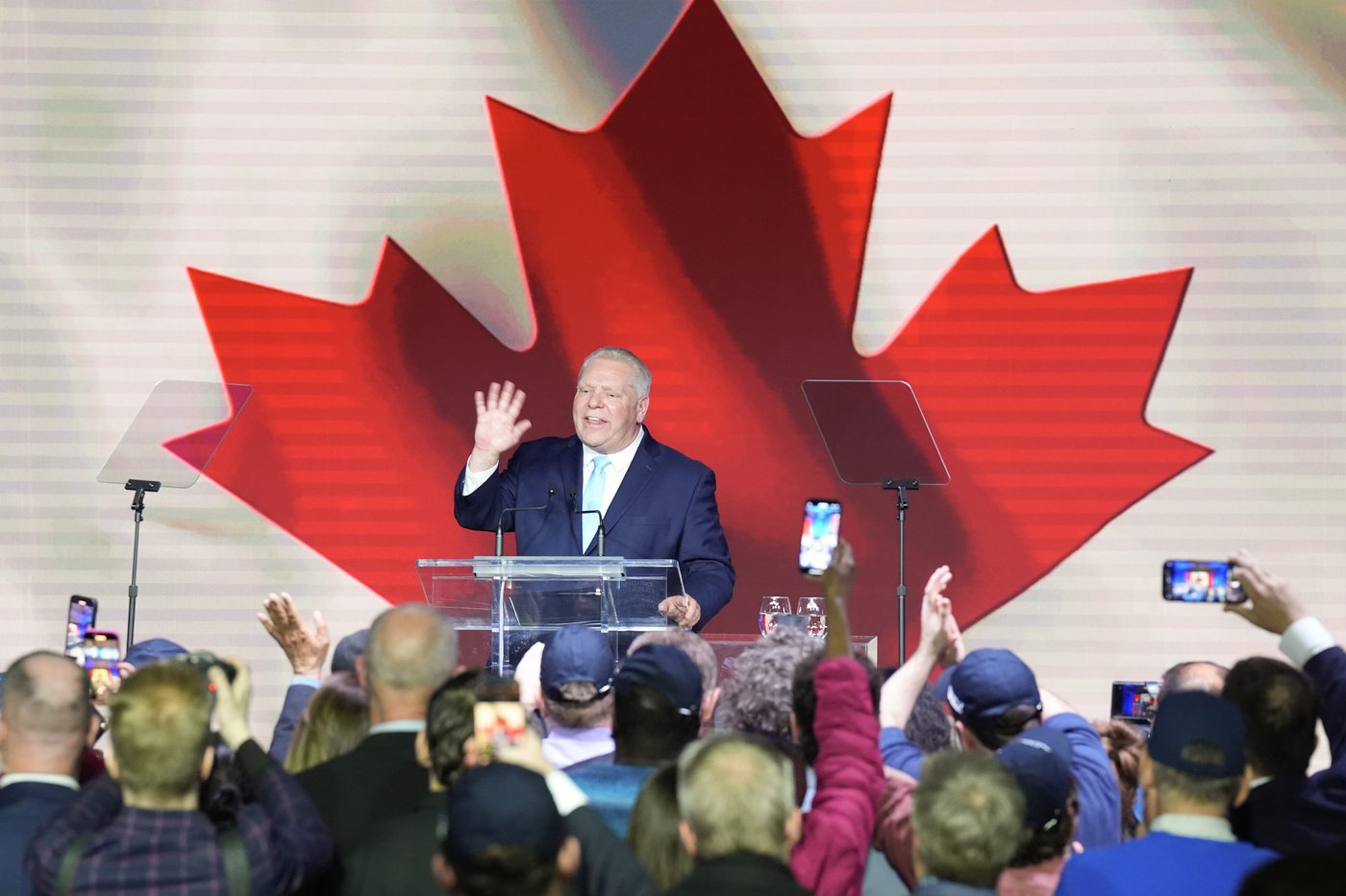 Doug Ford présente un nouveau cabinet avec des noms familiers et peu de changements