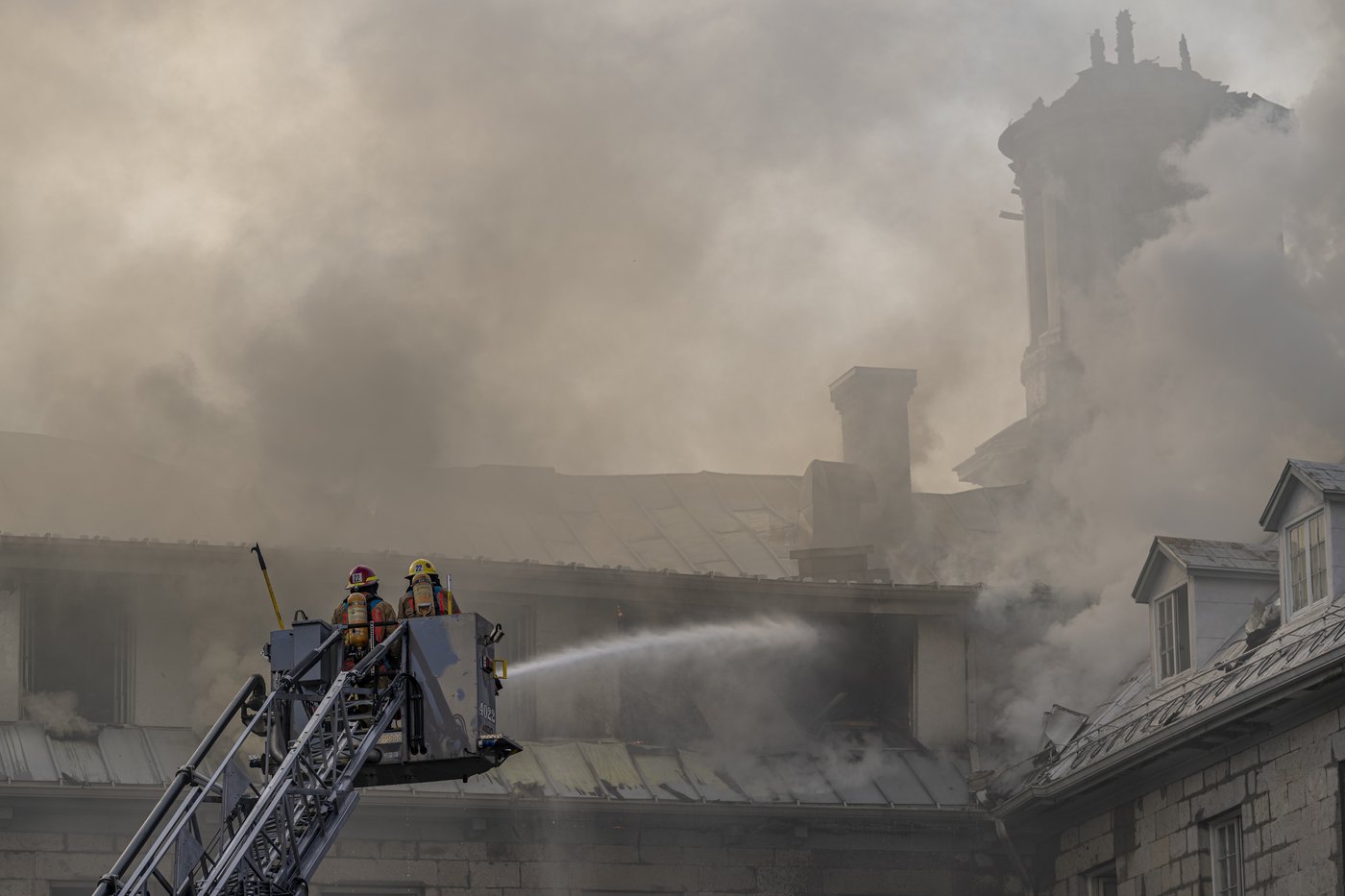 Québec ajoute six cancers à la liste des maladies liées au travail des pompiers