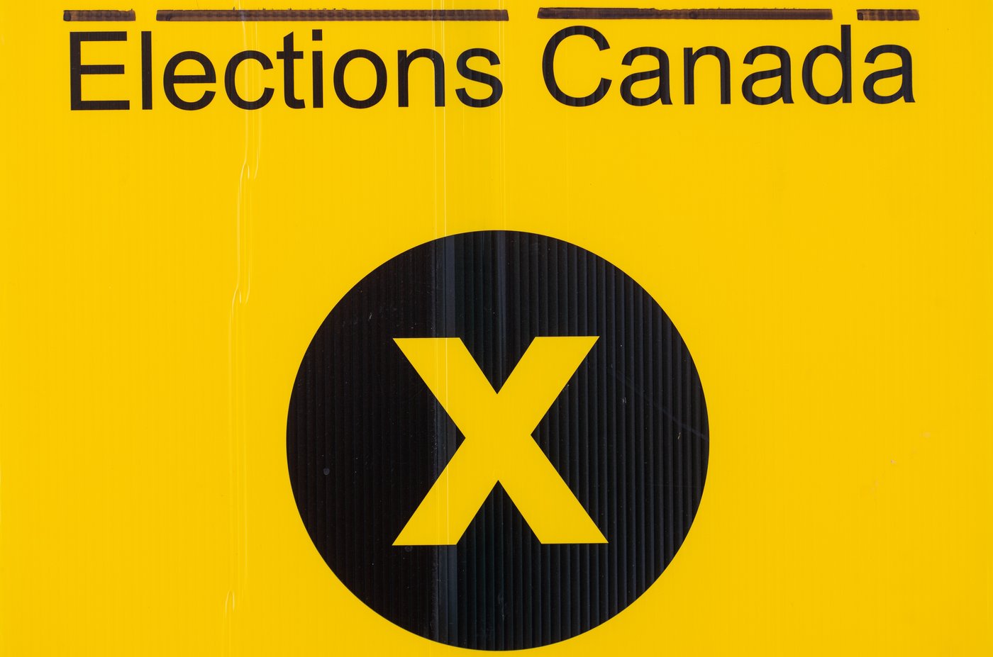 Alerte: Élections Canada suspend le dépouillement des bulletins spéciaux
