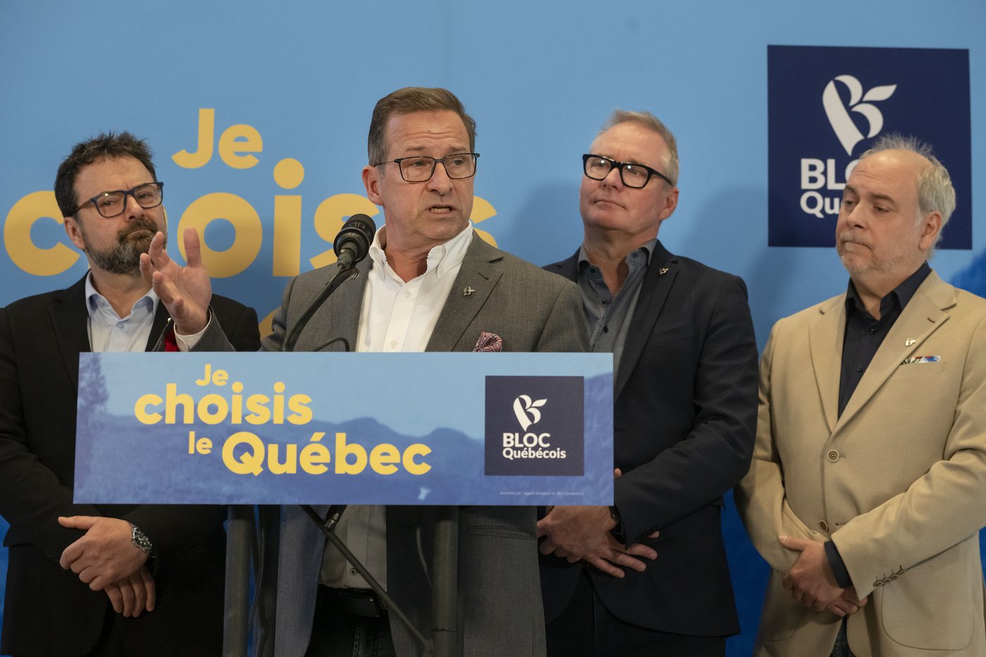 Départ d'une troisième semaine de campagne à l'ombre d'une instabilité économique