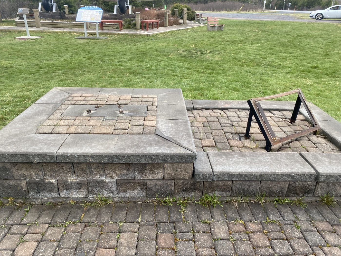 La statue d'Amelia Earhart disparaît du parc de Terre-Neuve