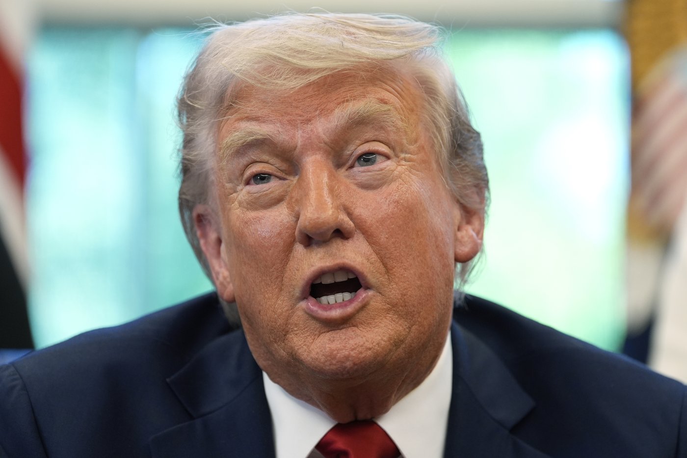 Trump envisage une augmentation des droits de douane sur les automobiles canadiennes