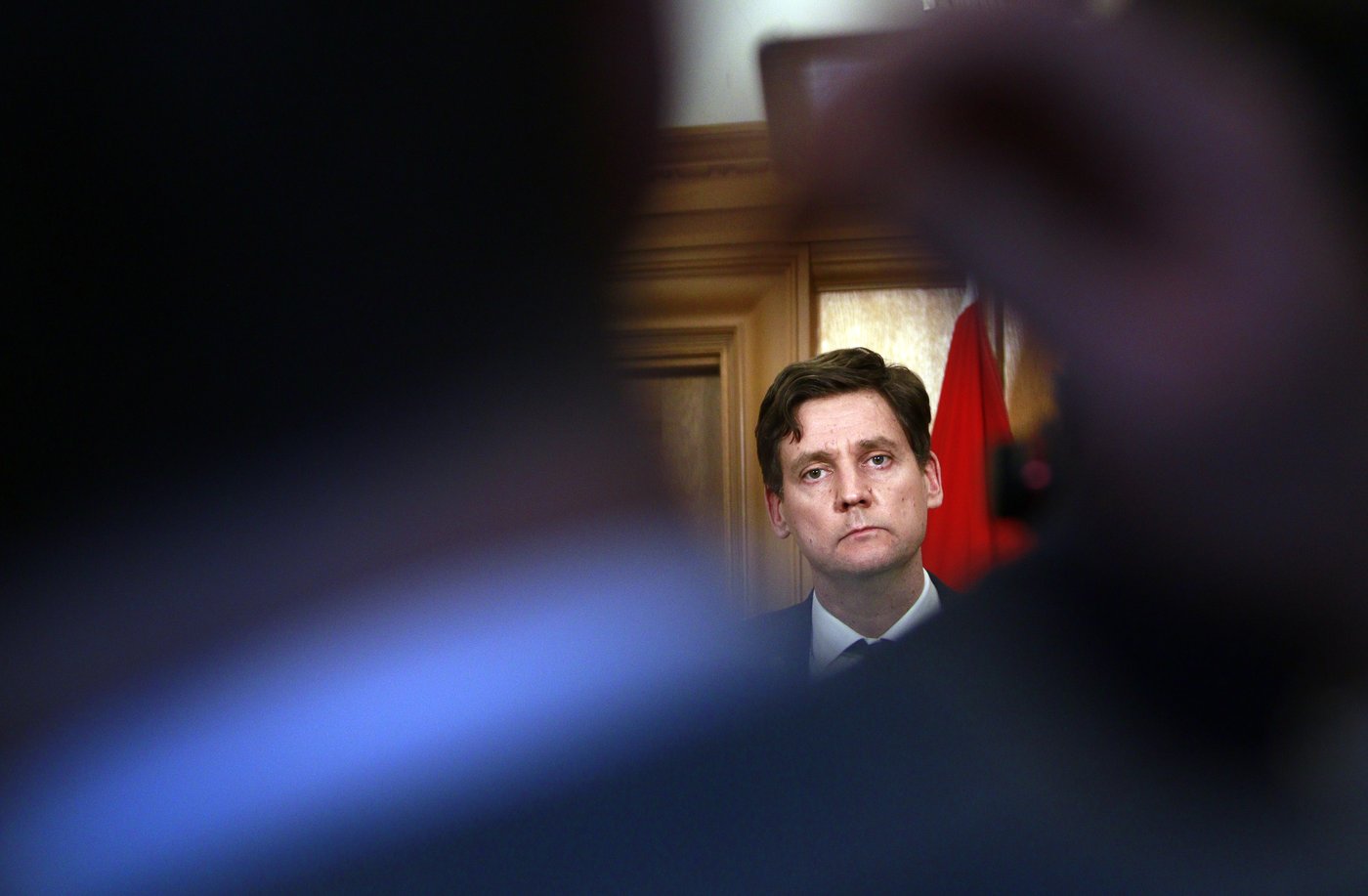 David Eby demande aux canadiens de résister face aux tentations de la Californie