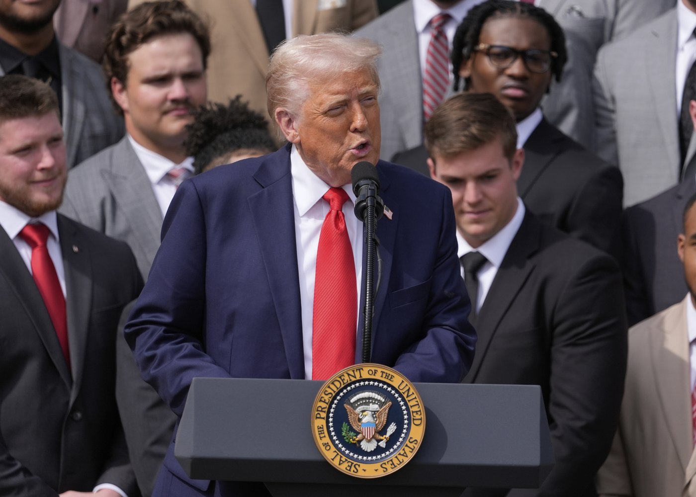 Trump évoque un possible sursis des droits de douane sur les automobiles