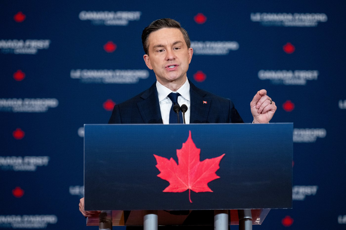 Poilievre attaque Carney sur l'éthique et Blanchet défend le secteur du bois d'oeuvre