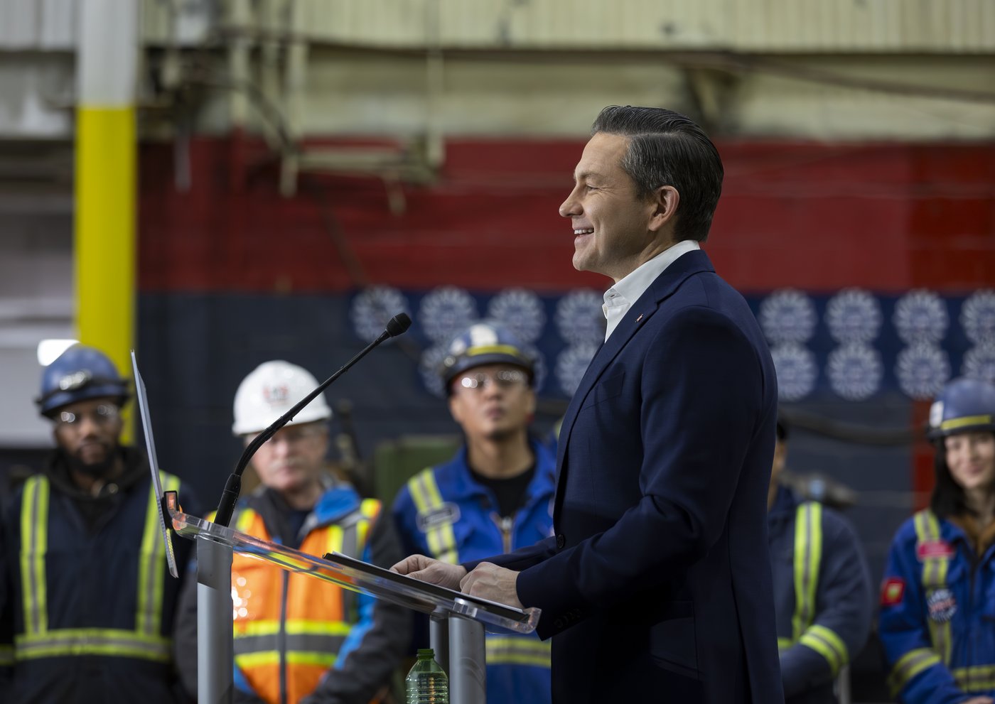 Jour 20: le droit à l'avortement rattrape Poilievre, la pause de Carney critiquée