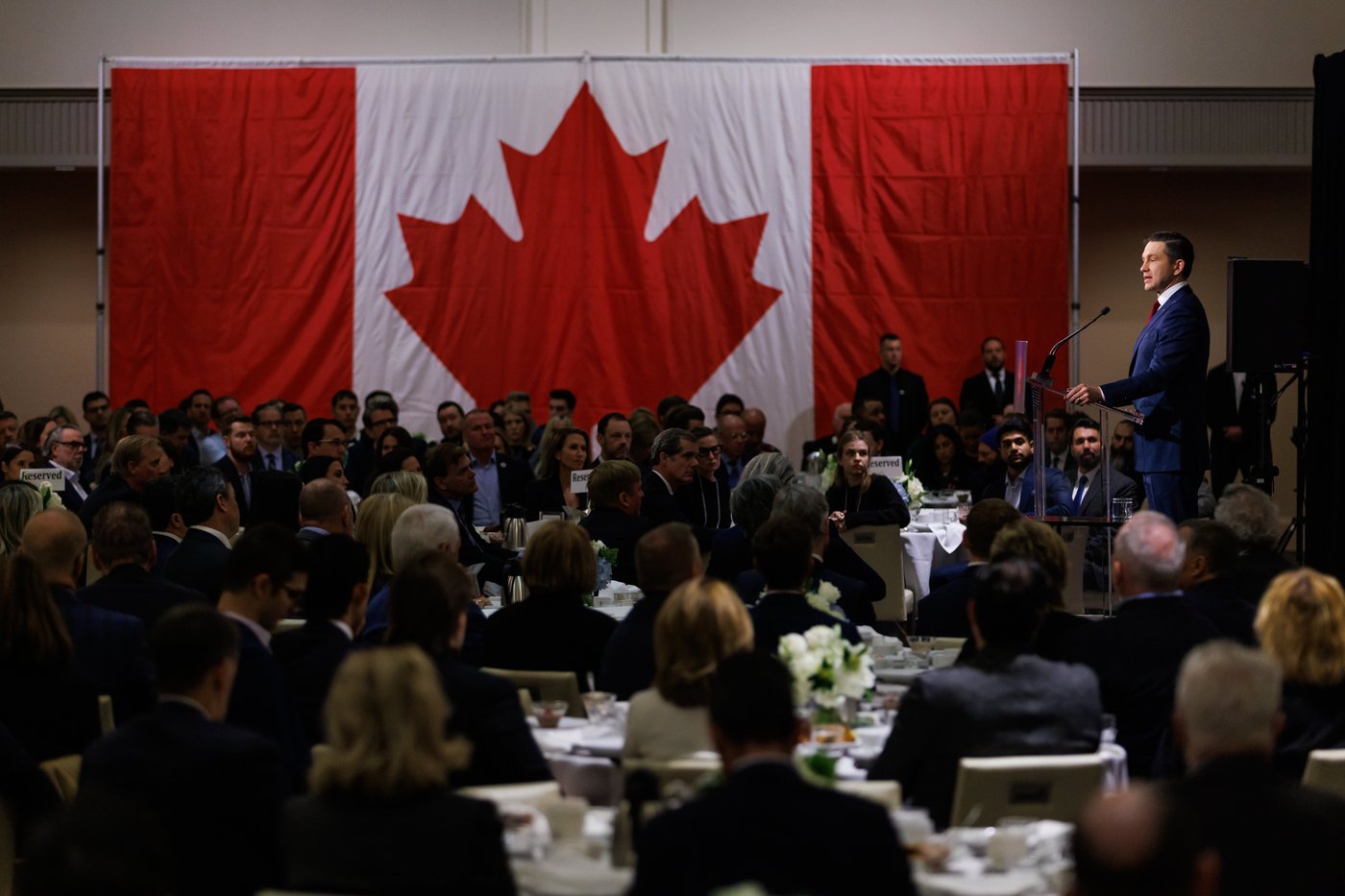 Trump et les droits de douane continuent d'alimenter la campagne fédérale