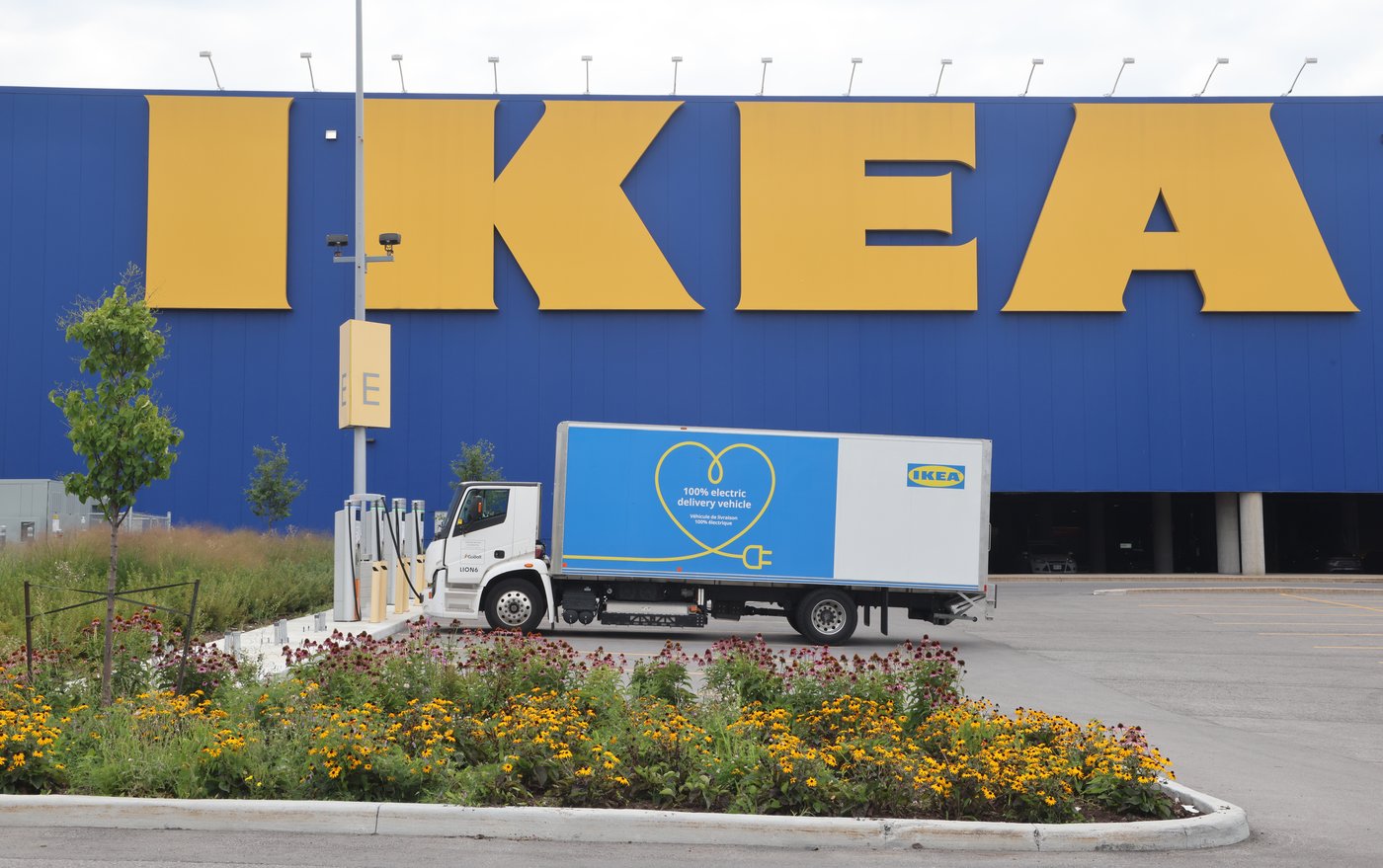 Les employés d'IKEA à Montréal poursuivent la grève dimanche