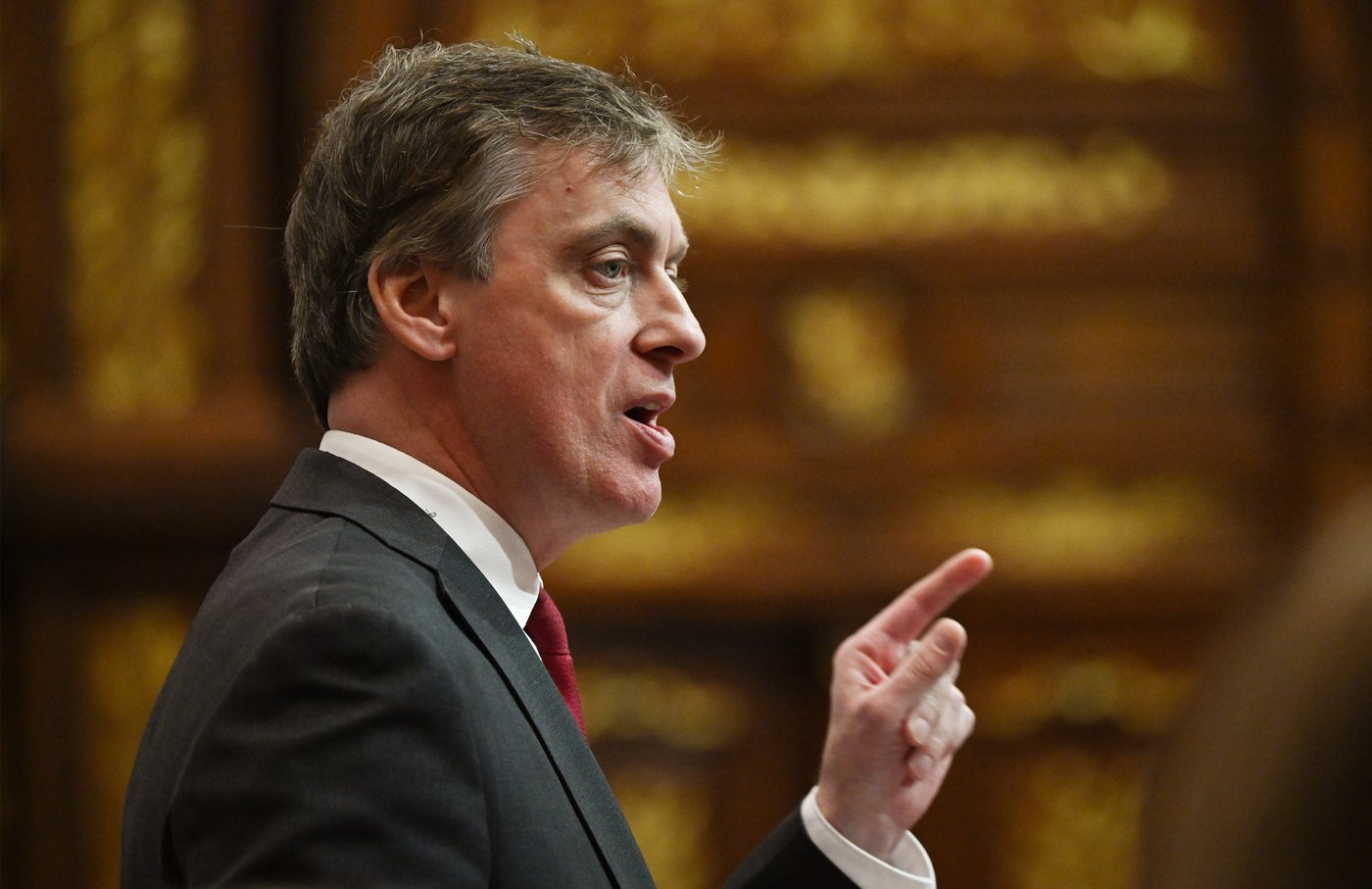 Lanceuse d'alerte congédiée: le PLQ soupçonne des pressions politiques