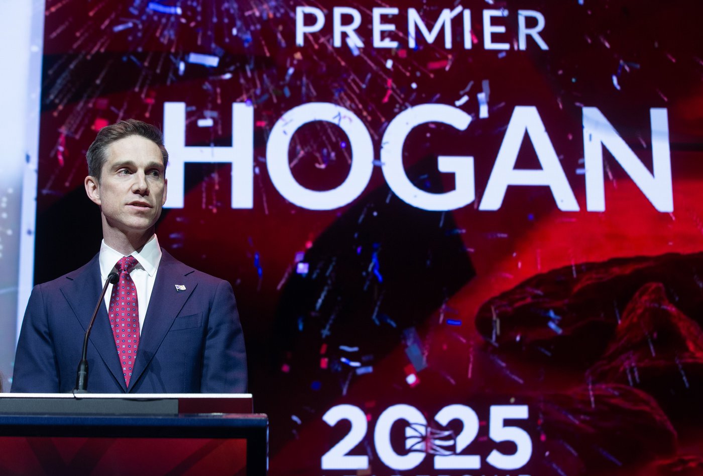 Le chef libéral John Hogan prête serment comme premier ministre de T.-N.-L.