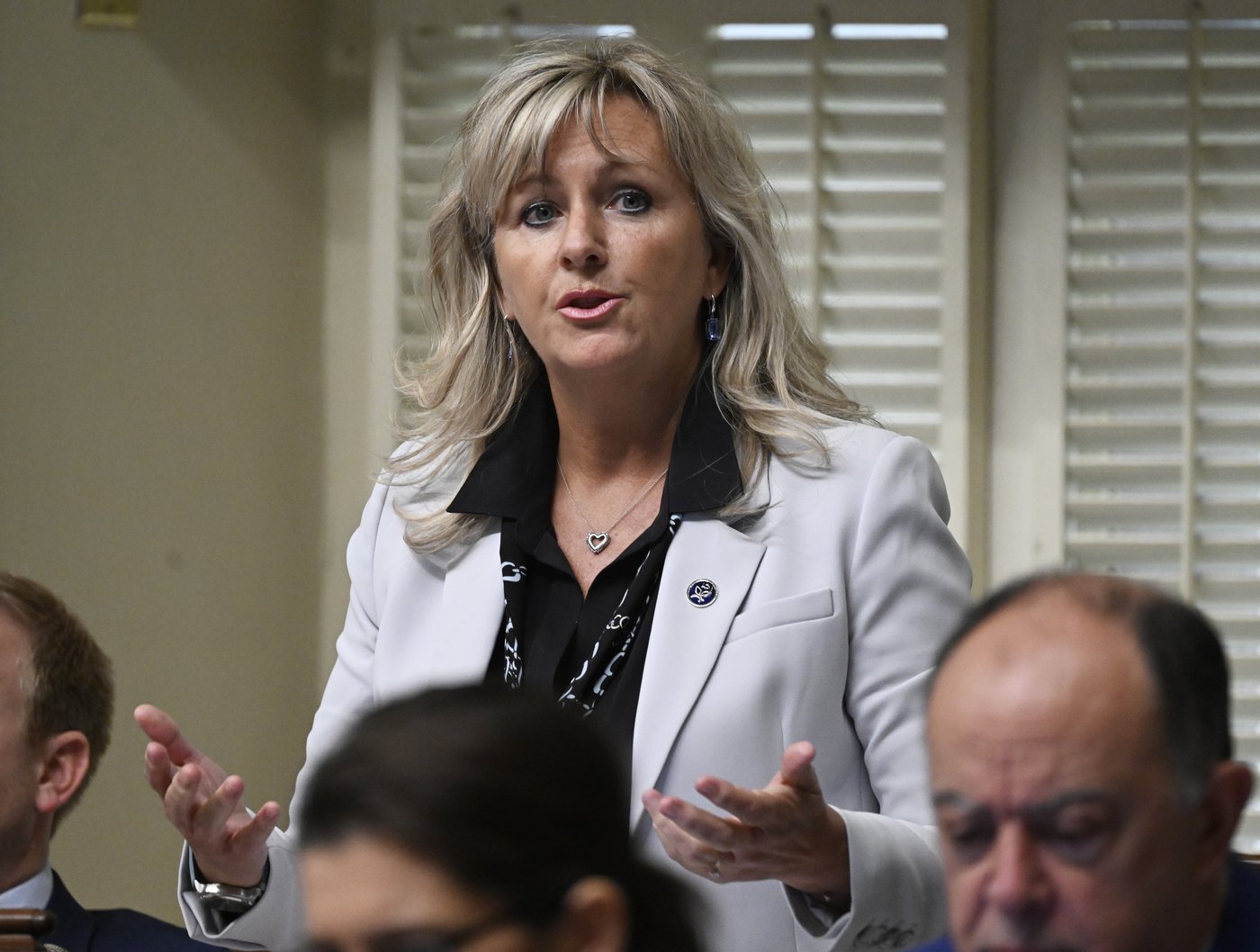 Legault rétière sa confiance en sa ministre Andrée Laforest