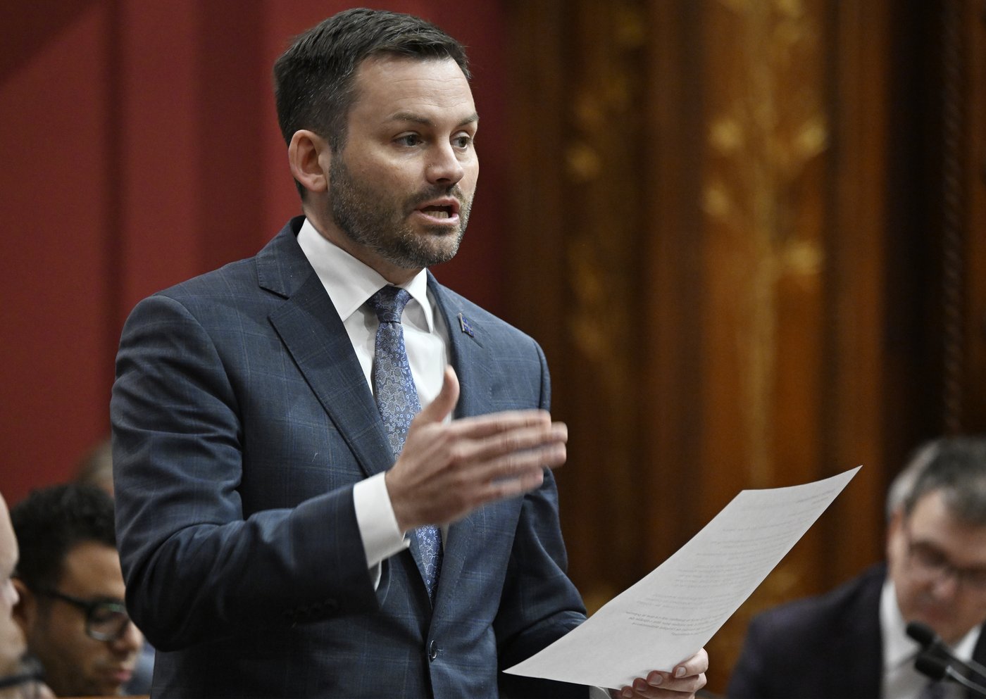 Arthabaska: le chef péquiste défend son candidat face aux attaques d'Éric Duhaime