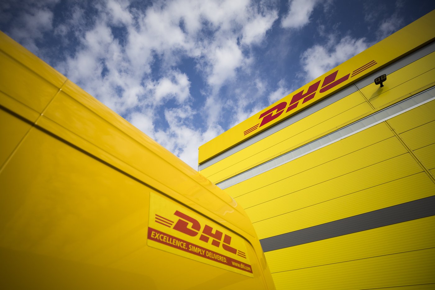 DHL Express Canada: 2000 syndiqués Unifor votent à 97 % pour la grève