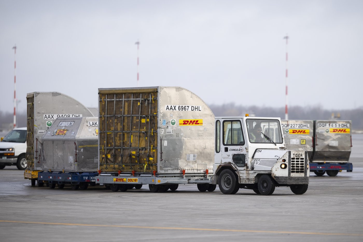 Les employés de DHL ratifient un nouvel accord, mettant fin à la grève et au lock-out