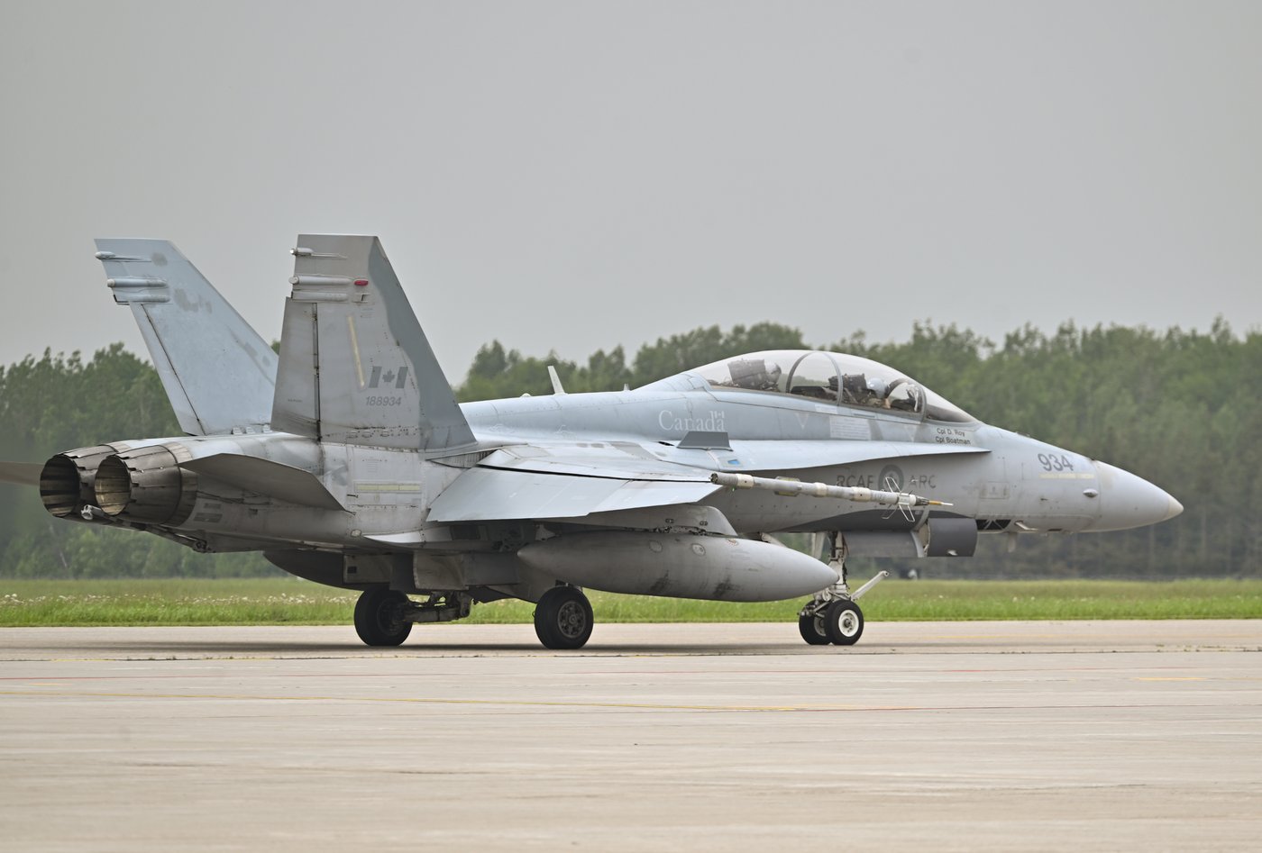 Des avions canadiens interceptent un aéronef au-dessus de l'espace aérien du G7