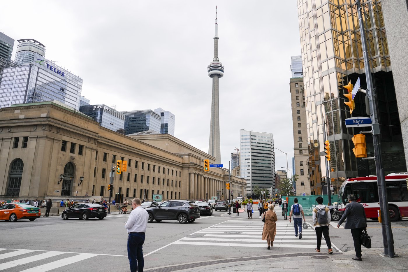Quelque 250 travailleurs de la Tour CN ont été mis en lock-out