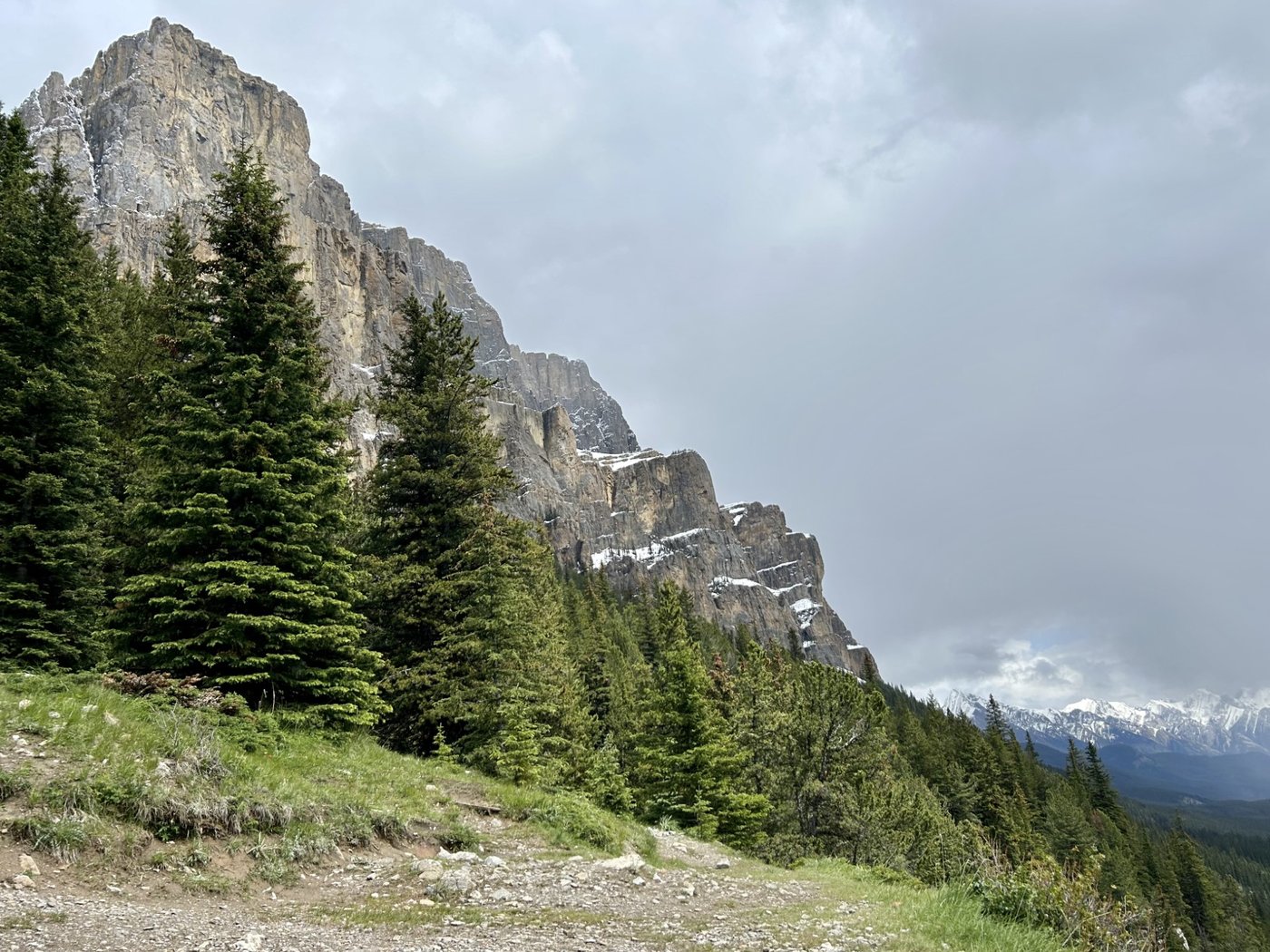 Des randonneurs ont été pris dans un éboulement rocheux dans le parc national Banff