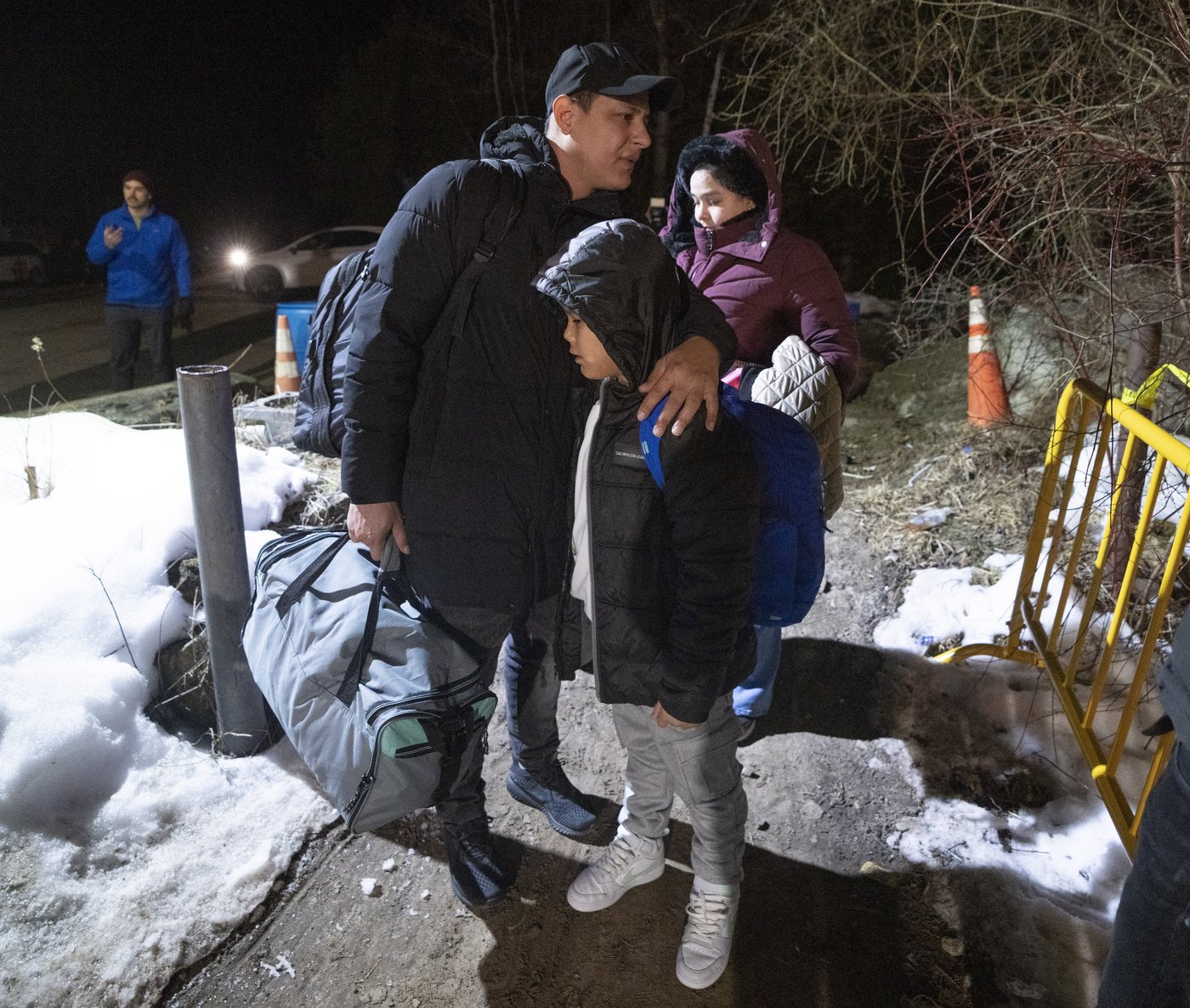 Les pères immigrants ont d'importants défis, mais découvrent une nouvelle parentalité