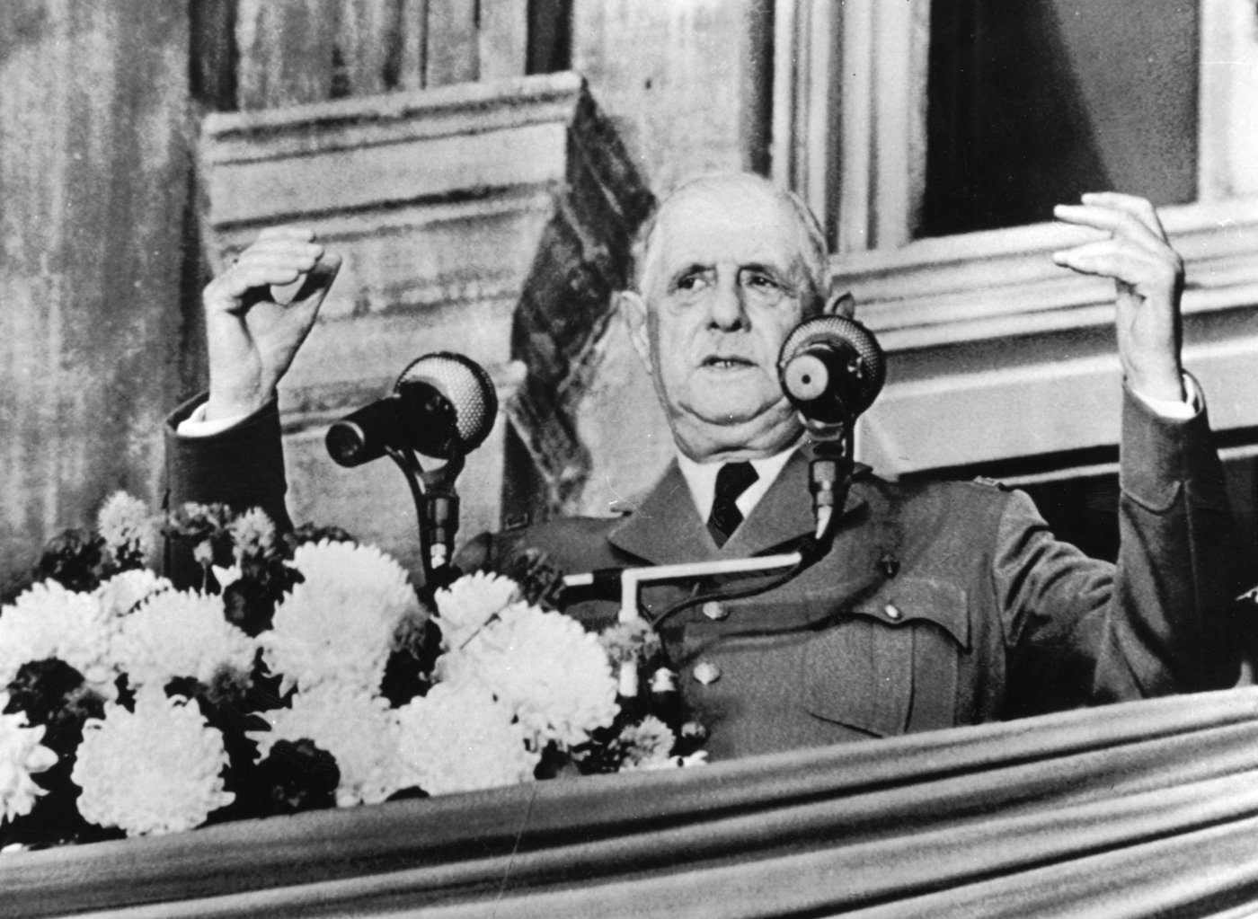 Legault visite le bureau de De Gaulle et réinterprète son «vive le Québec libre»