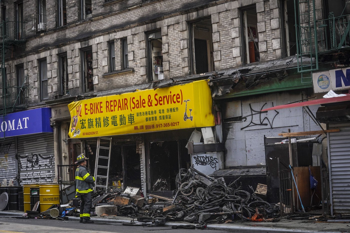 Hausse «alarmante» des incendies causés par des batteries au lithium-ion à Montréal