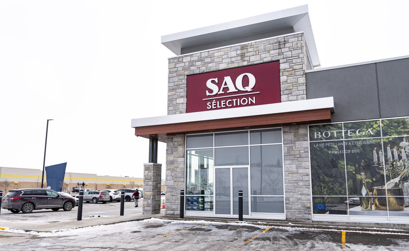 Fermetures de succursales de la SAQ: des élus déplorent le silence d'Eric Girard