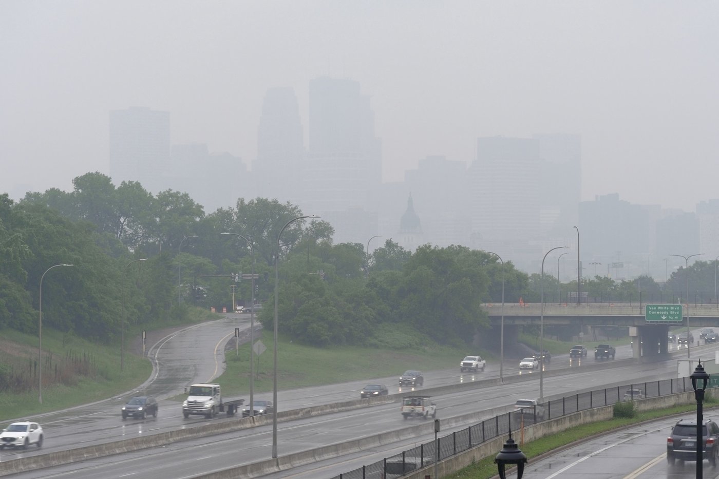 La fumée des feux au Canada dégrade la qualité de l'air dans le Midwest américain