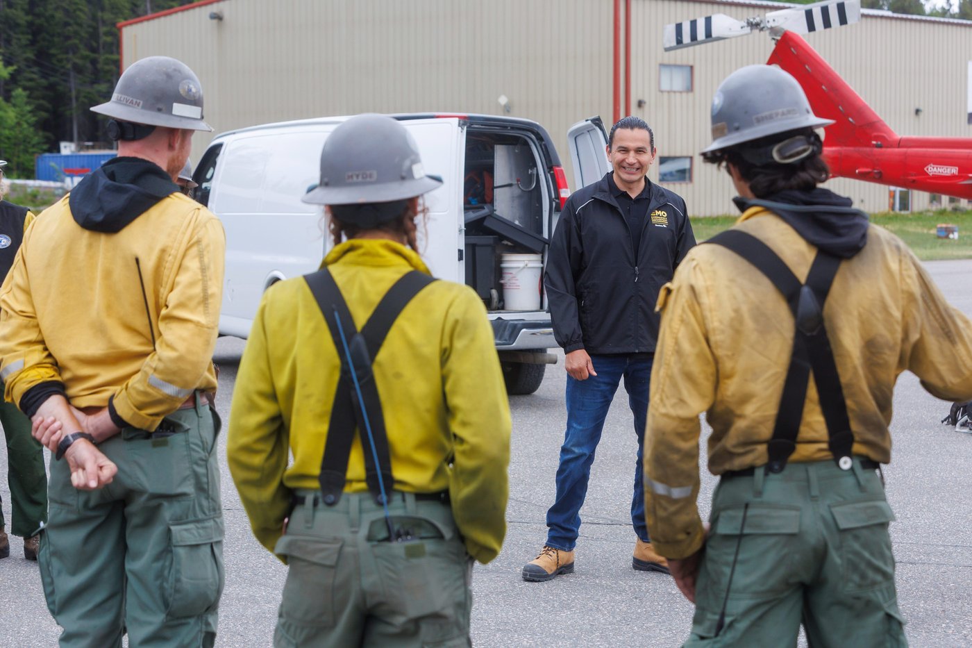 Wab Kinew met fin à l'état d'urgence, alors que le danger des feux de forêt diminue
