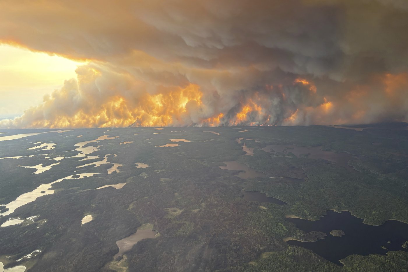 La fumée des incendies canadiens survole l'Europe