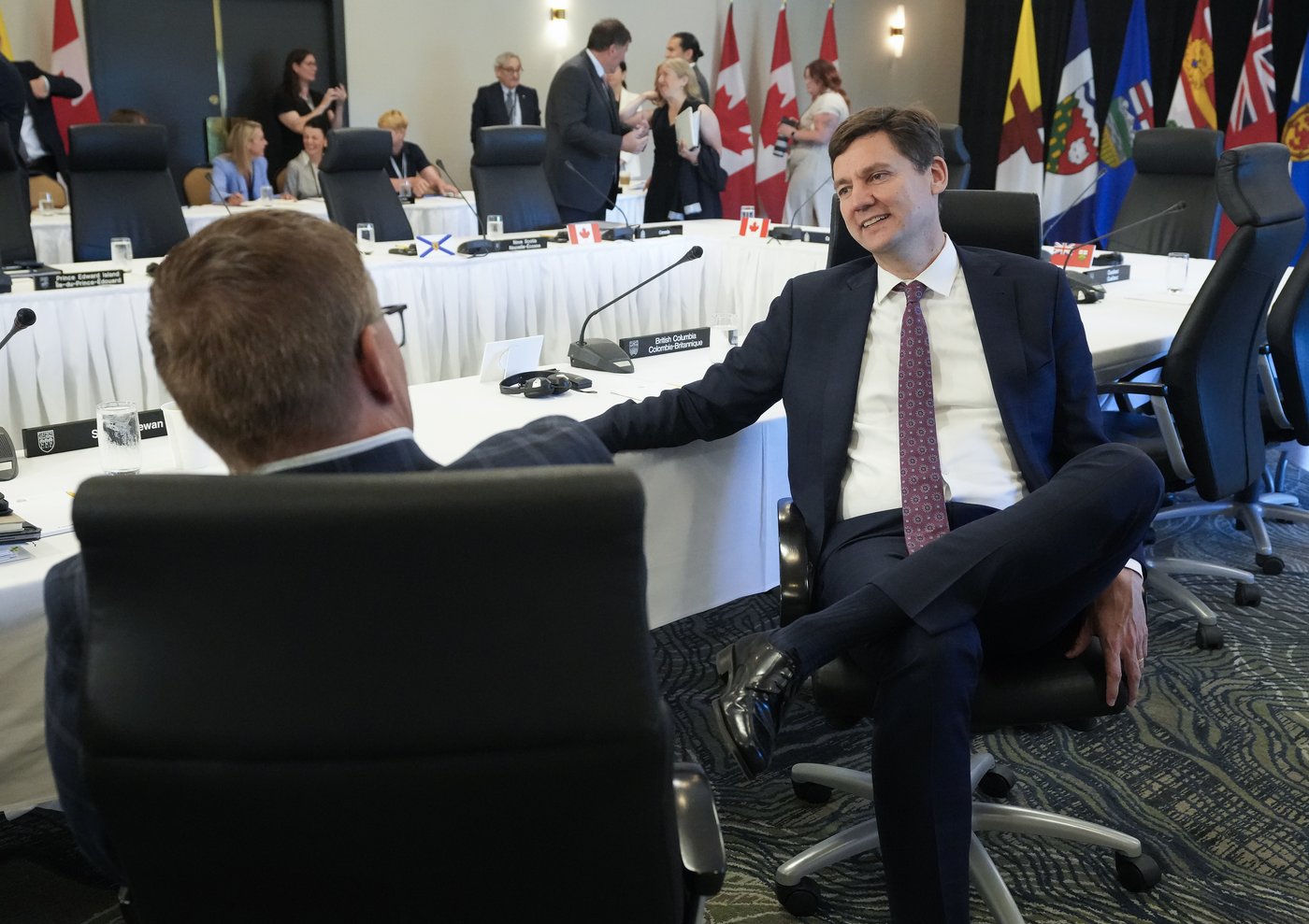 Le premier ministre Eby réagit aux propos de l'ambassadeur des É.-U.