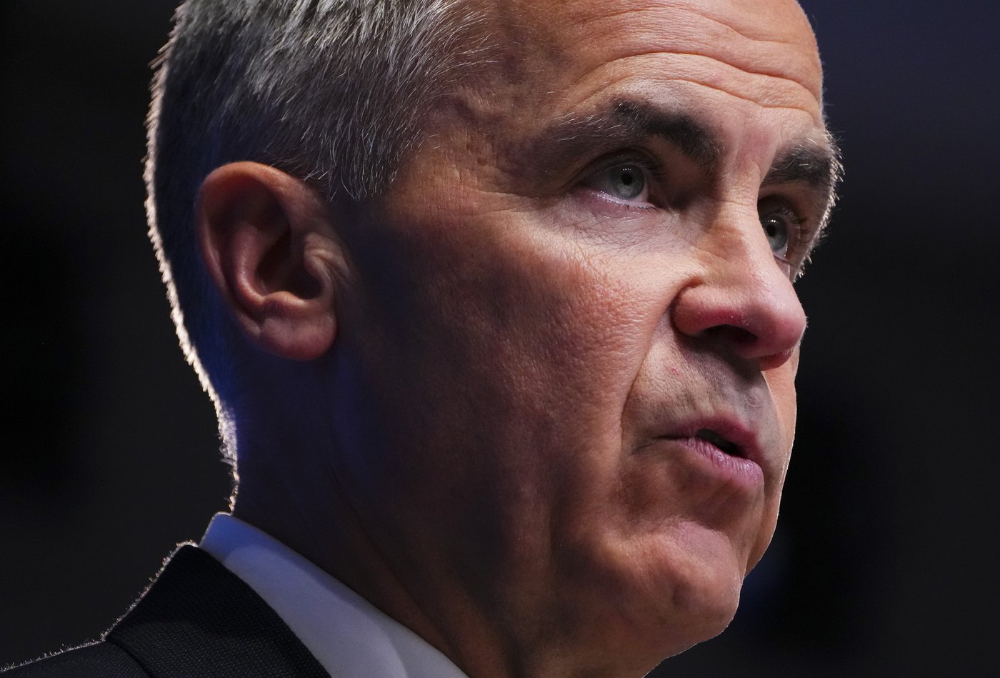 Carney rencontre son cabinet pour évaluer la réponse à la menace de droits de douane