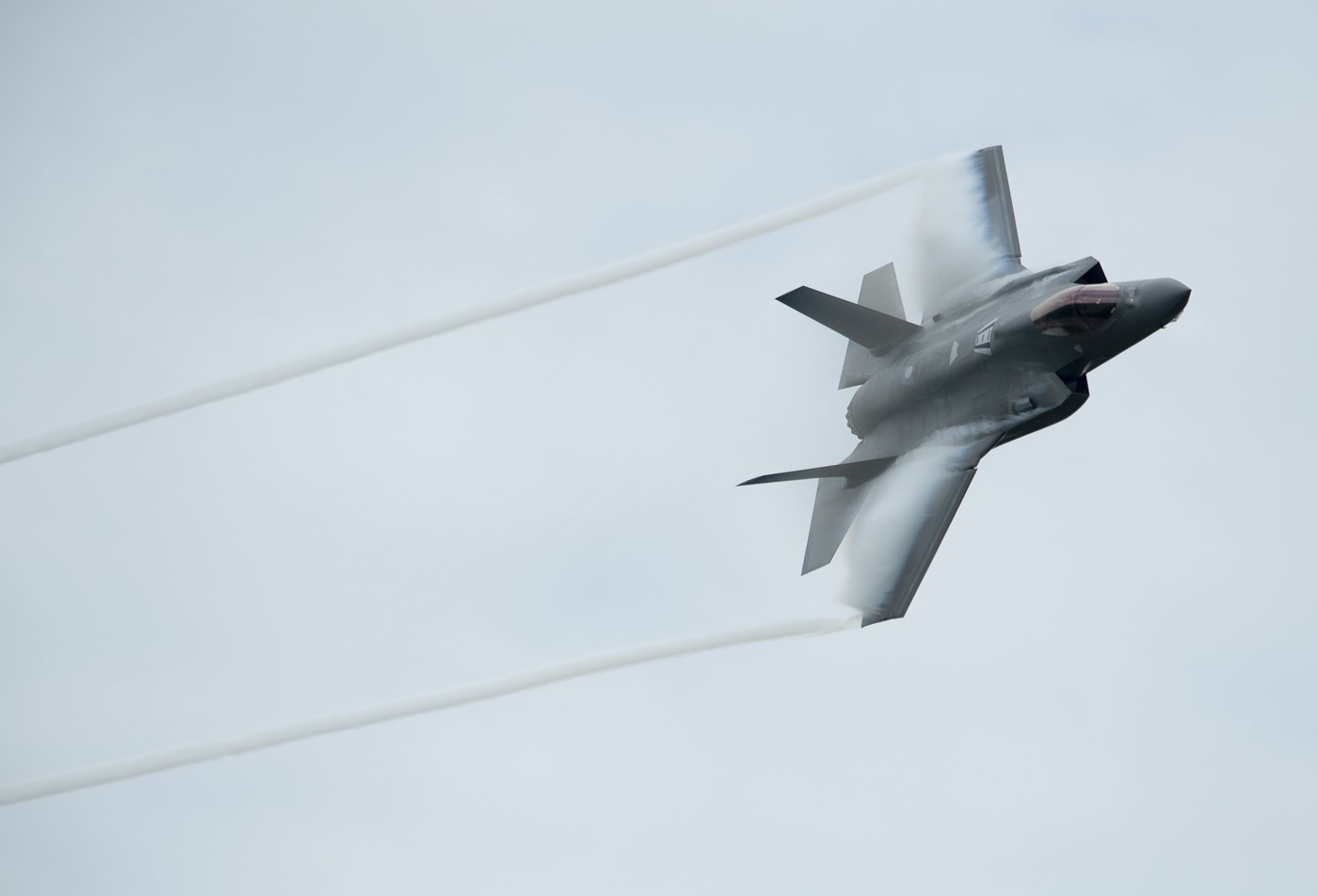 La Défense nationale envisage d'acheter des drones pouvant voler avec des F-35